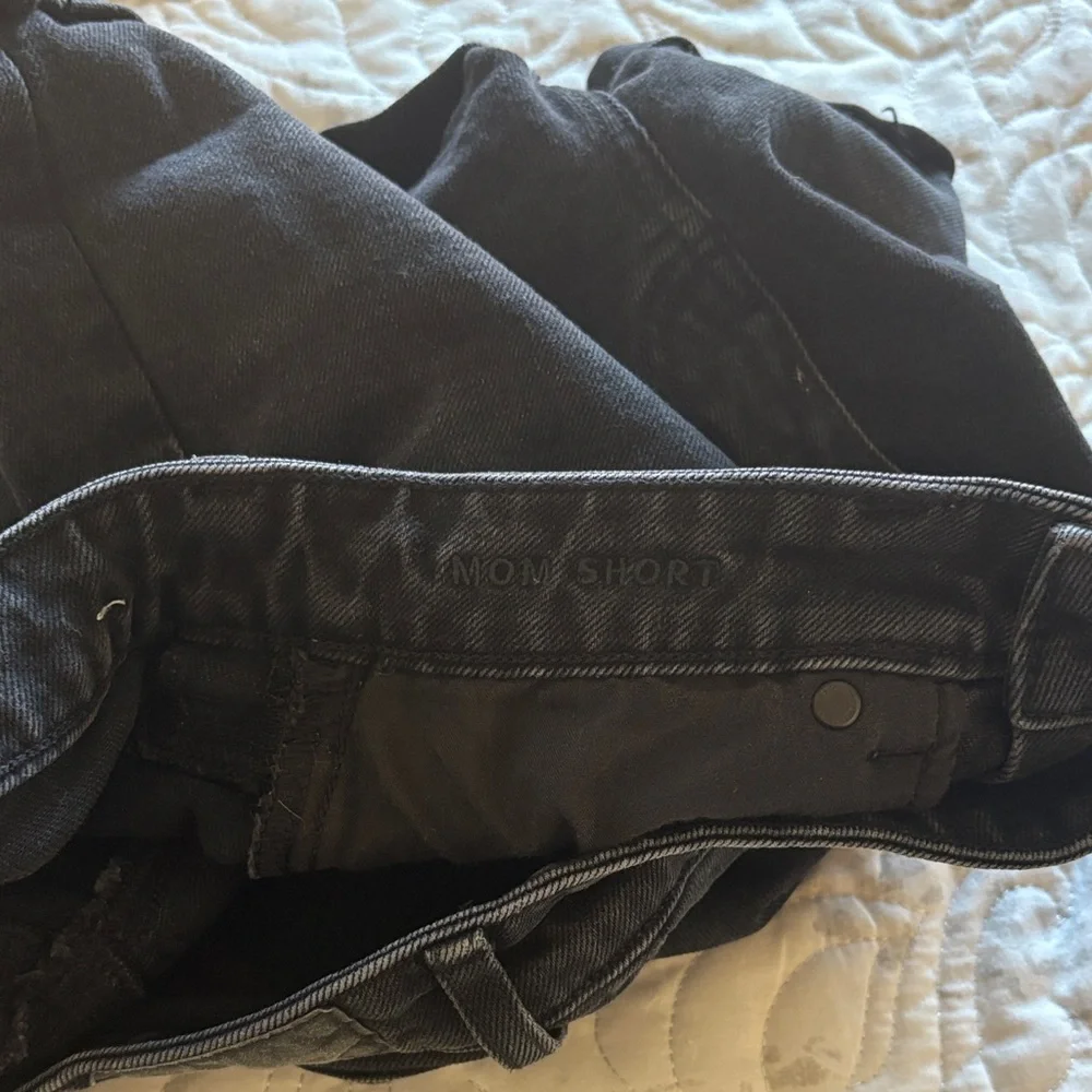 American Eagle Black Denim Mom Shorts - Picture 4 of 4